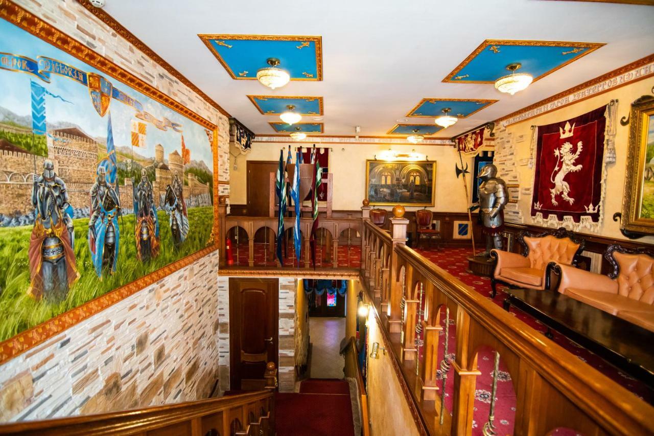 Kamelot Hotel Kyiv Exterior photo
